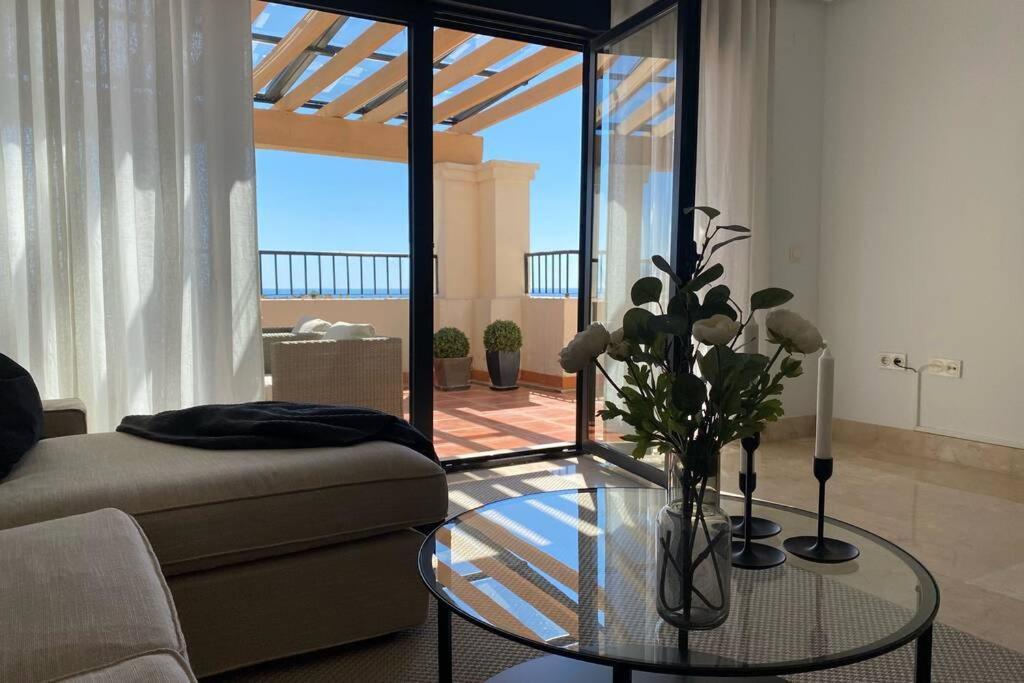 Penthouse With Sea Views In Apartament