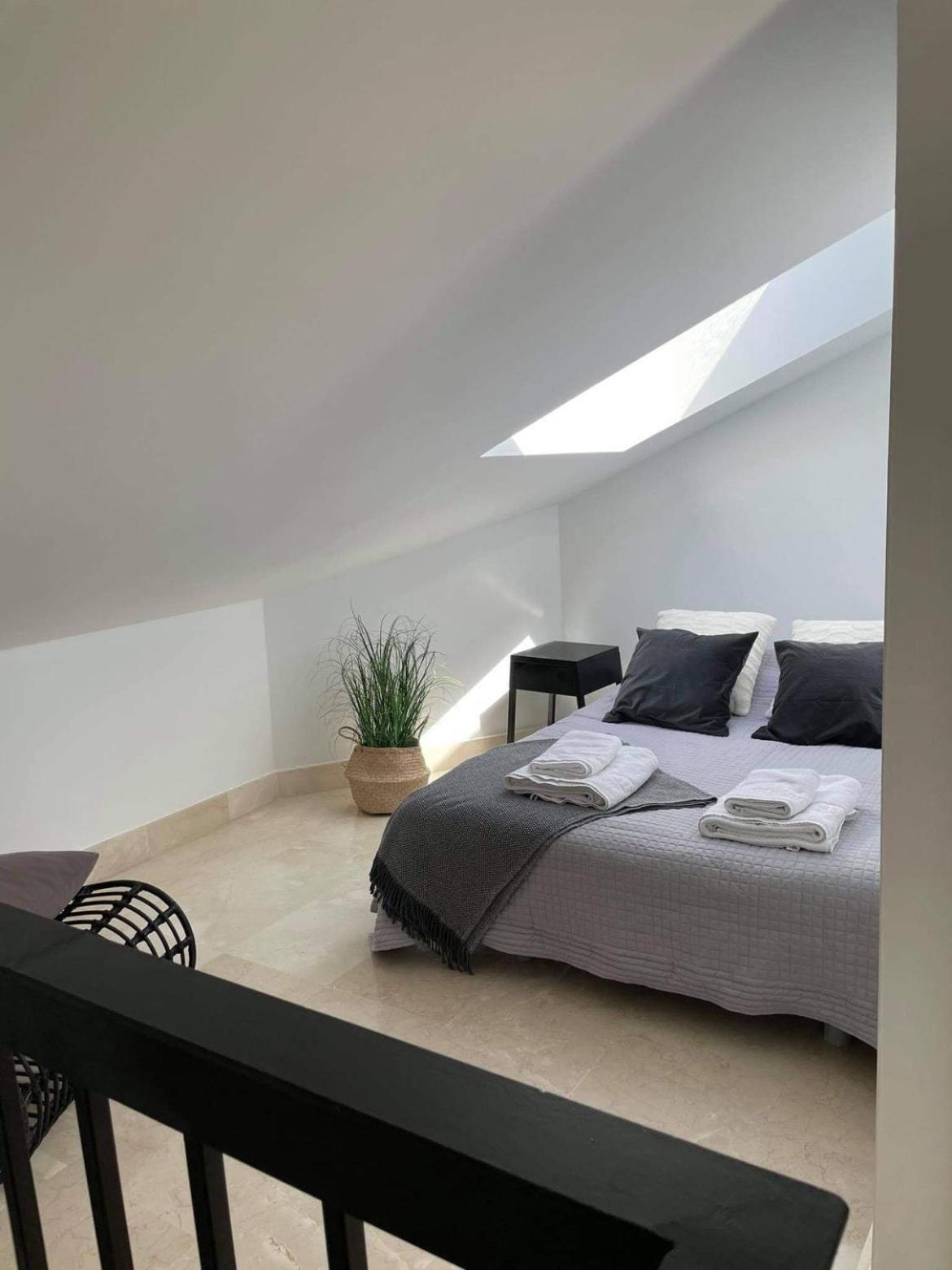 Apartament Penthouse With Sea Views In *